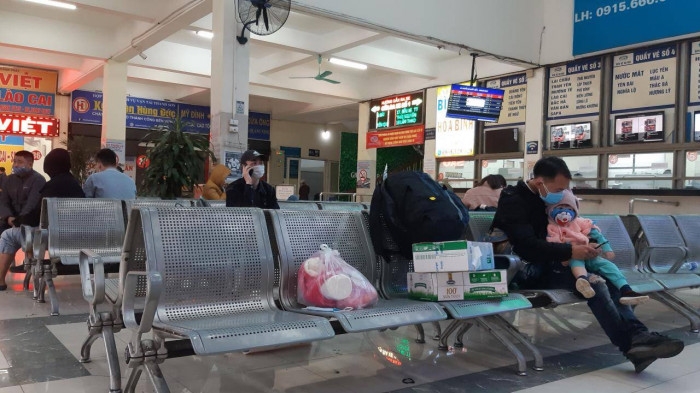 Đường phố Hà Nội thông thoáng, vắng vẻ hiếm hoi những ngày cuối năm Canh Tý 2 Đường phố Hà Nội thông thoáng, vắng vẻ hiếm hoi những ngày cuối năm Canh Tý 2