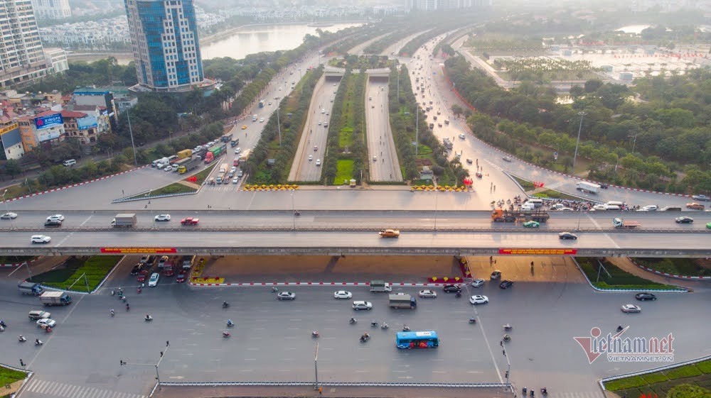 Đường phố Hà Nội thông thoáng, vắng vẻ hiếm hoi những ngày cuối năm Canh Tý 1 Đường phố Hà Nội thông thoáng, vắng vẻ hiếm hoi những ngày cuối năm Canh Tý 1