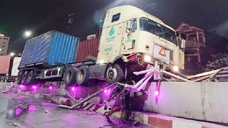 Ngày đầu tiên nghỉ Tết, 17 người tử vong vì tai nạn giao thông 1 Ngày đầu tiên nghỉ Tết, 17 người tử vong vì tai nạn giao thông 1