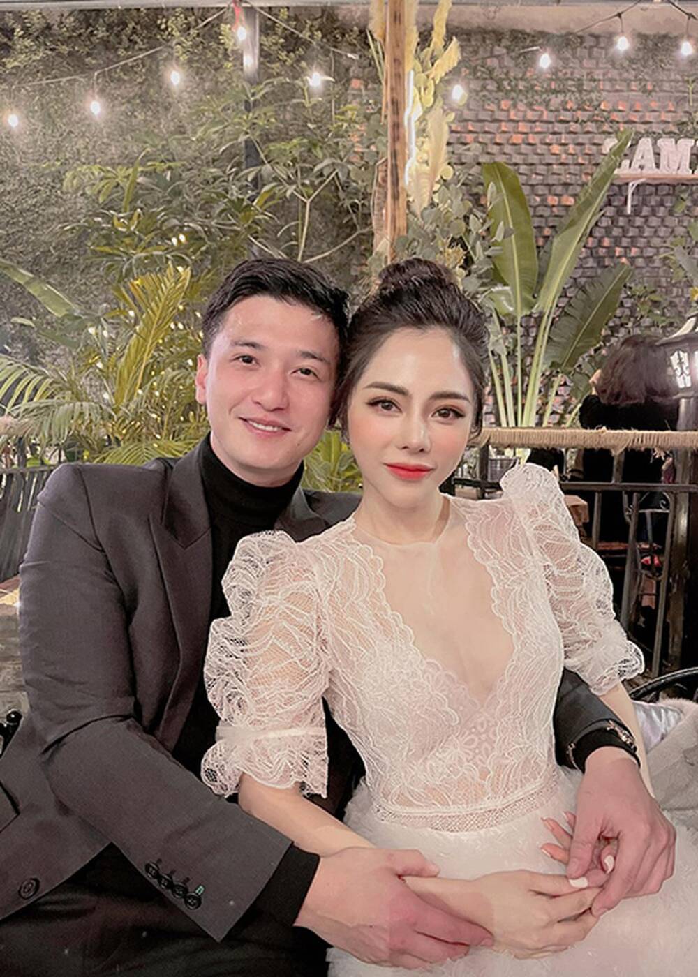Huỳnh Anh liên tiếp gặp thị phi, tình cũ Việt kiều có động thái ẩn ý sau gần 1 năm chia tay 7 Huỳnh Anh liên tiếp gặp thị phi, tình cũ Việt kiều có động thái ẩn ý sau gần 1 năm chia tay 7