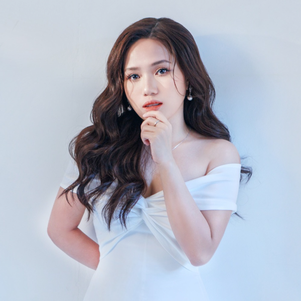Thùy Chi đã bị chê 'mất chất' khi có hành động nghi 'ké fame' giữa ồn ào của Sơn Tùng MT-P 1 Thùy Chi đã bị chê 'mất chất' khi có hành động nghi 'ké fame' giữa ồn ào của Sơn Tùng MT-P 1