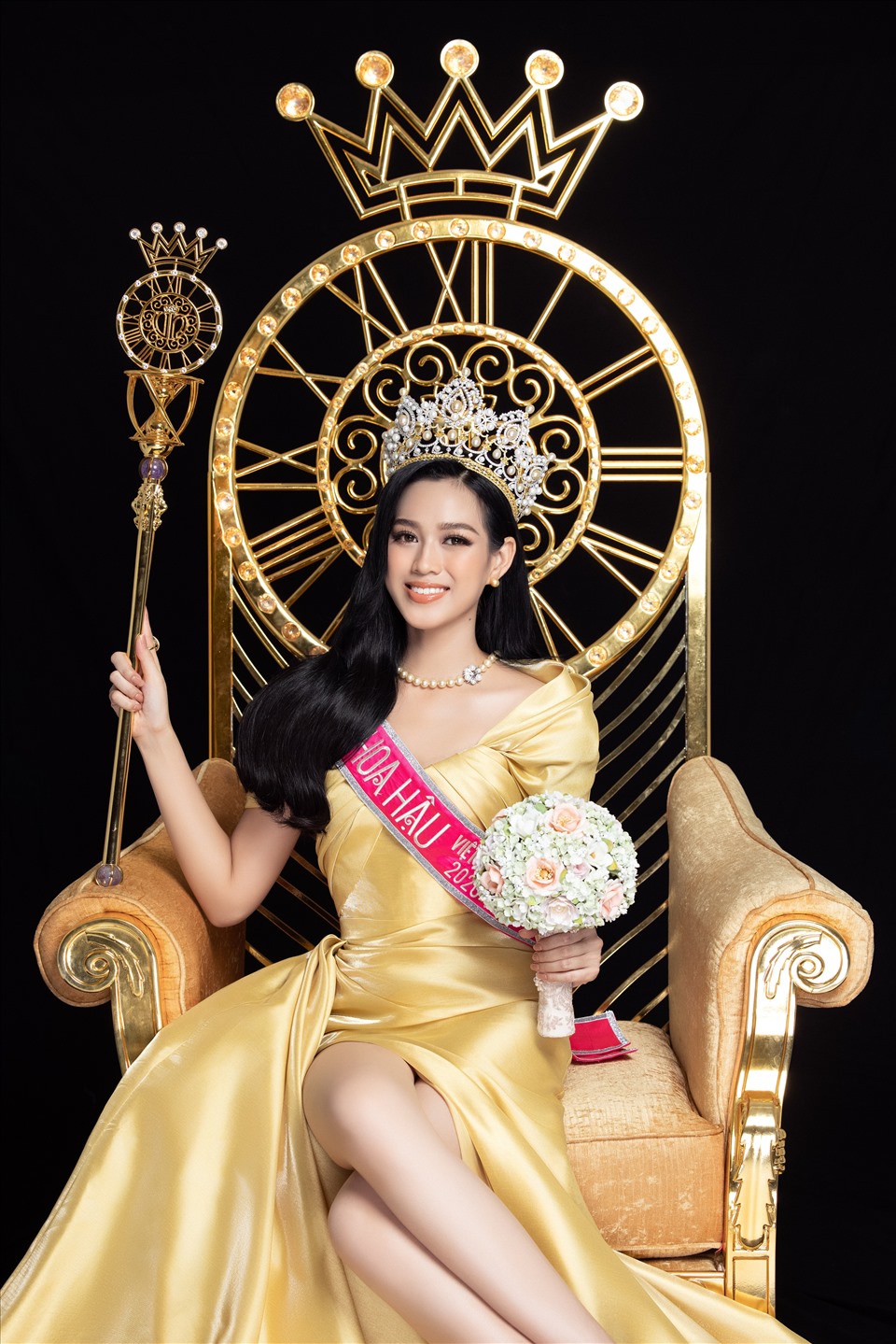 Lộ ảnh chưa chỉnh sửa của Đỗ Thị Hà hồi bé: Liệu có xứng danh Hoa hậu mặt mộc đẹp nhất Việt Nam? 1 Lộ ảnh chưa chỉnh sửa của Đỗ Thị Hà hồi bé: Liệu có xứng danh Hoa hậu mặt mộc đẹp nhất Việt Nam? 1