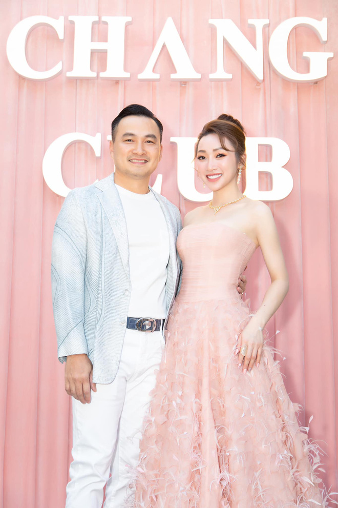 Chi Bảo công khai đăng ký kết hôn lần 3 với bạn gái kém 16 tuổi 3 Chi Bảo công khai đăng ký kết hôn lần 3 với bạn gái kém 16 tuổi 3