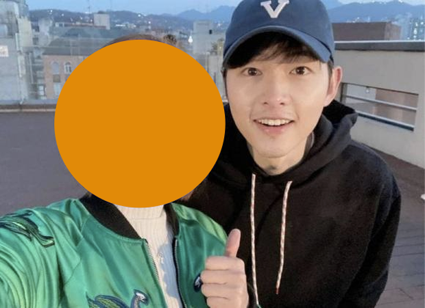 Song Joong Ki tự tin 'dằn mặt' netizen bằng mặt mộc vì chê bai nhan sắc 3 Song Joong Ki tự tin 'dằn mặt' netizen bằng mặt mộc vì chê bai nhan sắc 3
