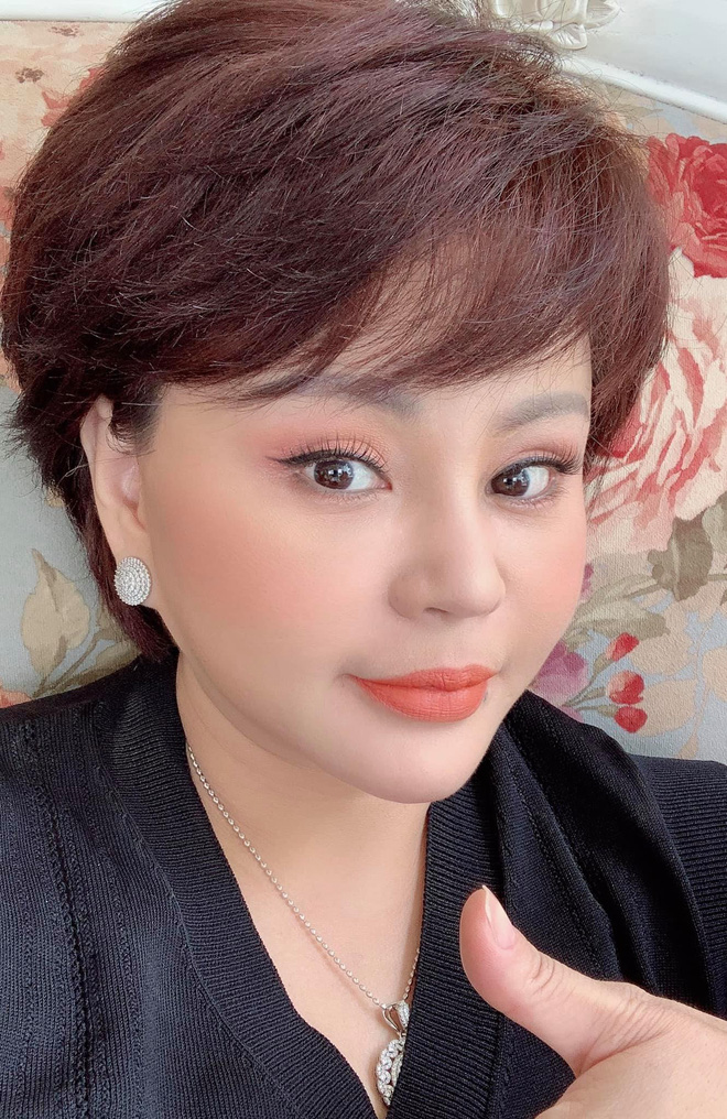 Lê Giang có pha đáp trả 'cực tỉnh' khi Phi Nhung hối thúc chuyện lấy chồng 4 Lê Giang có pha đáp trả 'cực tỉnh' khi Phi Nhung hối thúc chuyện lấy chồng 4