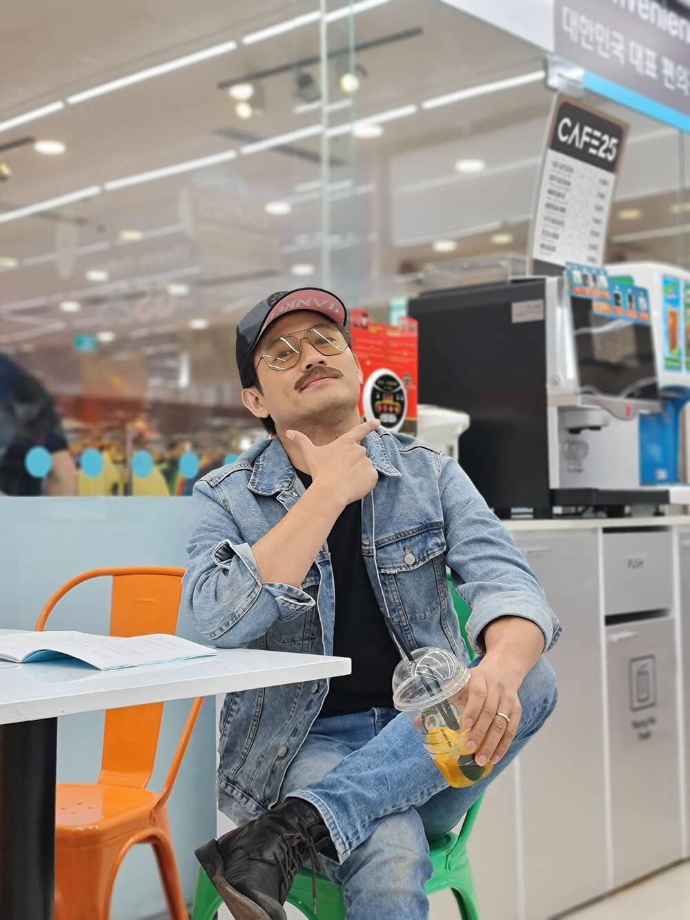 Quý Bình bị vợ đại gia ghen tỵ ra mặt, tưởng biến căng ai ngờ lại là 'cẩu lương' 1 Quý Bình bị vợ đại gia ghen tỵ ra mặt, tưởng biến căng ai ngờ lại là 'cẩu lương' 1