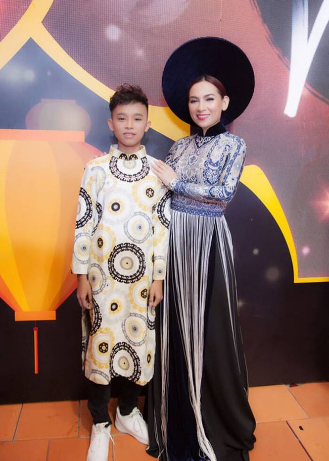 Hồ Văn Cường muốn mua nhà ở riêng với bố mẹ ruột, không sống chung cùng Phi Nhung 3 Hồ Văn Cường muốn mua nhà ở riêng với bố mẹ ruột, không sống chung cùng Phi Nhung 3