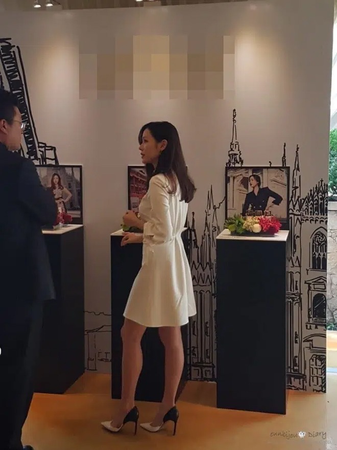 Góc nghiêng thần thánh Son Ye Jin vẫn rất xinh đẹp. Góc nghiêng thần thánh Son Ye Jin vẫn rất xinh đẹp.