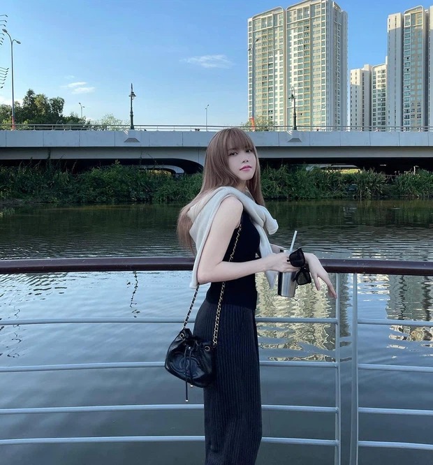 Hơn 3 tháng ồn ào nghi chia tay Sơn Tùng, Thiều Bảo Trâm chuyển sang chơi hệ quần áo giá rẻ 8 Hơn 3 tháng ồn ào nghi chia tay Sơn Tùng, Thiều Bảo Trâm chuyển sang chơi hệ quần áo giá rẻ 8