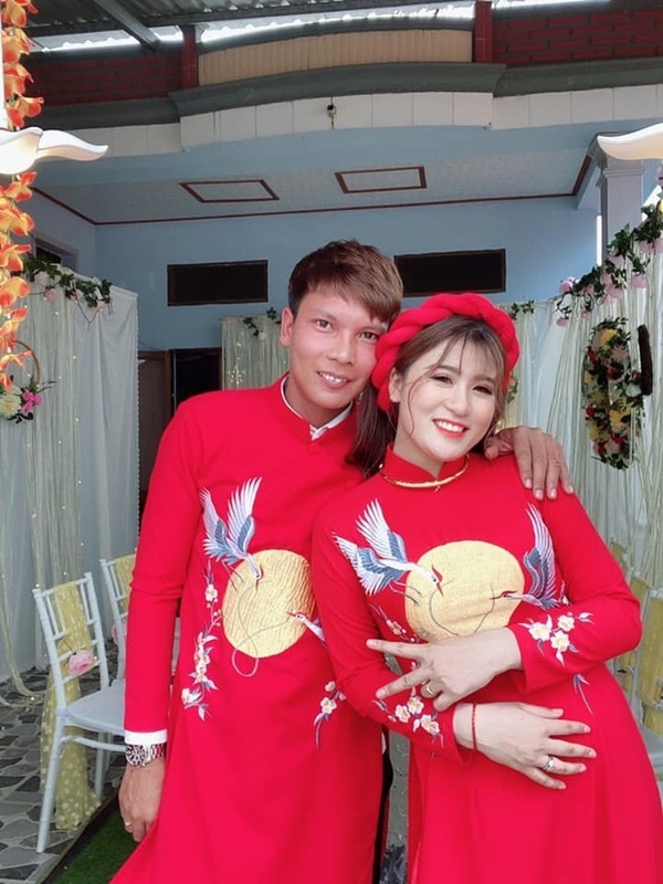 'Idol giới trẻ' Lộc Fuho tổ chức lễ cưới với vợ hotgirl: Nhan sắc cô dâu gây chú ý 2 'Idol giới trẻ' Lộc Fuho tổ chức lễ cưới với vợ hotgirl: Nhan sắc cô dâu gây chú ý 2