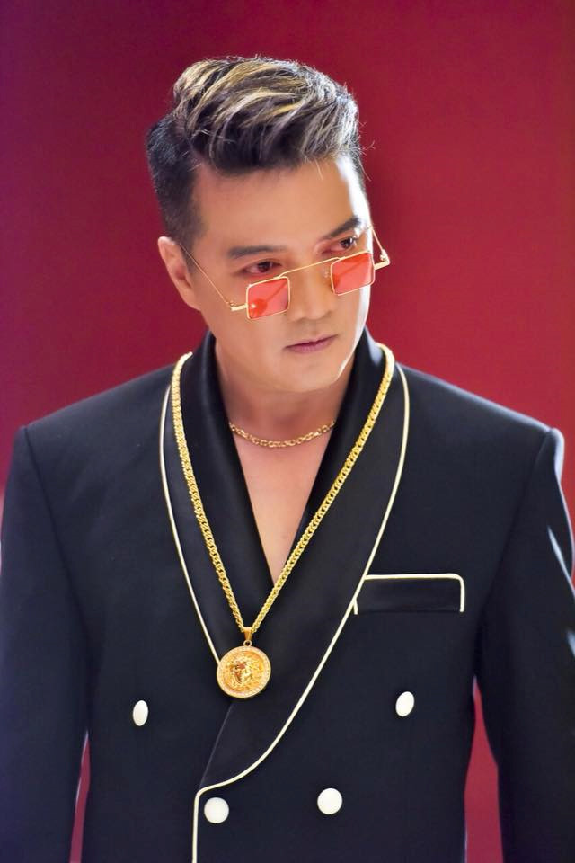 Đàm Vĩnh Hưng thẳng thắn bày tỏ quan điểm khi đàn em quá khoa trương ở sự kiện 1 Đàm Vĩnh Hưng thẳng thắn bày tỏ quan điểm khi đàn em quá khoa trương ở sự kiện 1