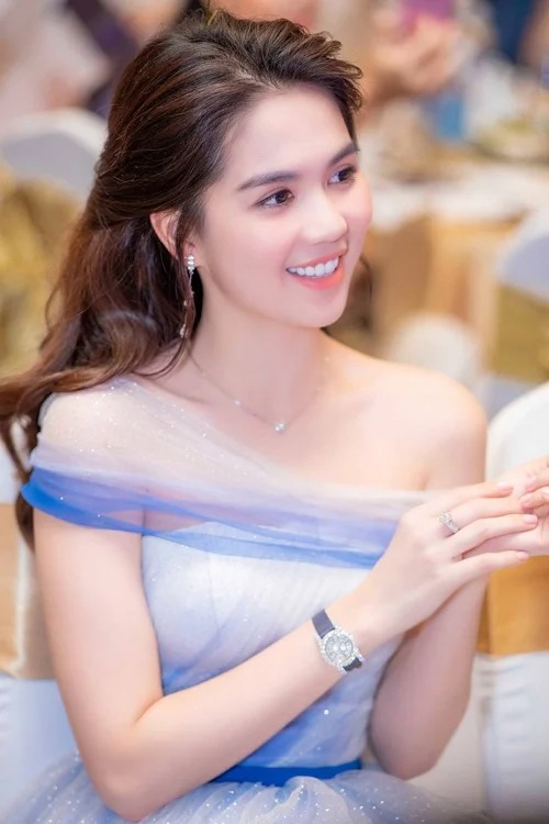 Ngọc Trinh lại gặp vận đen sau sự cố bị trộm 15 tỷ đồng 2 Ngọc Trinh lại gặp vận đen sau sự cố bị trộm 15 tỷ đồng 2
