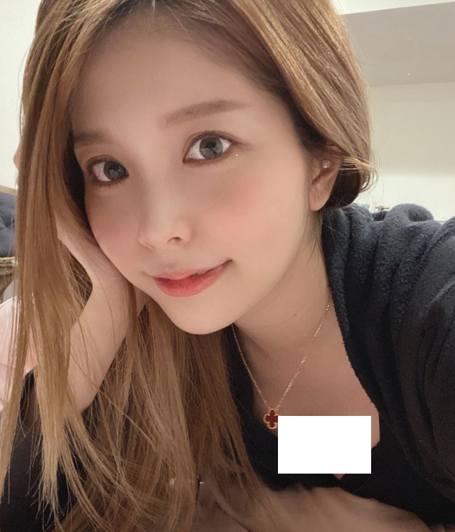 Hotgirl Youtube lộ mặt mộc hồi học sinh sau khi bị nghi ngờ tân trang nhan sắc 3 Hotgirl Youtube lộ mặt mộc hồi học sinh sau khi bị nghi ngờ tân trang nhan sắc 3
