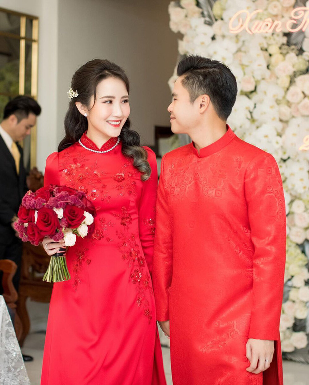Chỉ khoe 1 thứ, vợ thiếu gia Phan Thành lại bị dân tình nghi có bầu sau đám cưới hào môn 1 Chỉ khoe 1 thứ, vợ thiếu gia Phan Thành lại bị dân tình nghi có bầu sau đám cưới hào môn 1