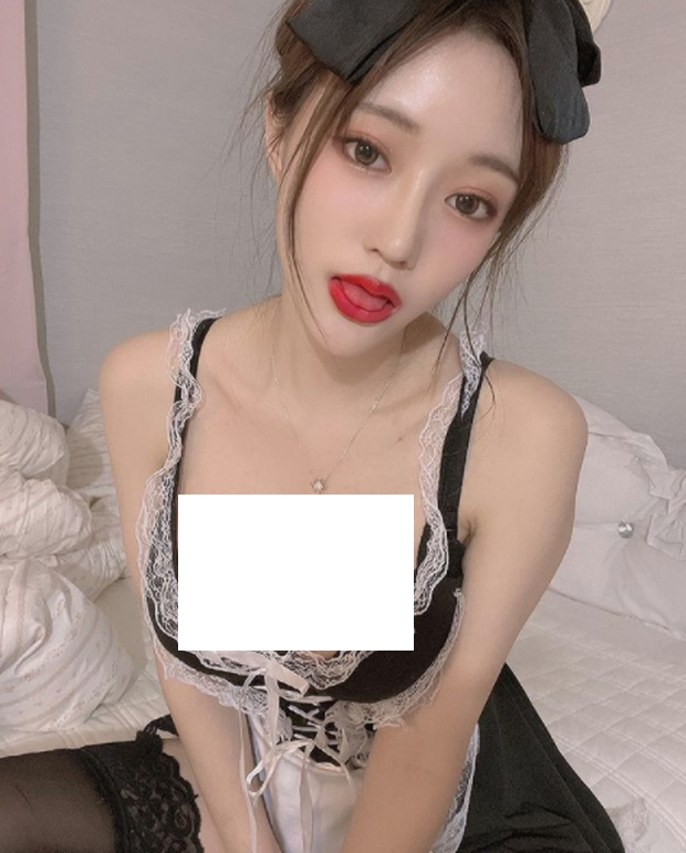 Nữ streamer xinh đẹp nhận án phạt nặng khi công khai rao bán ảnh 'đặc biệt' 3 Nữ streamer xinh đẹp nhận án phạt nặng khi công khai rao bán ảnh 'đặc biệt' 3