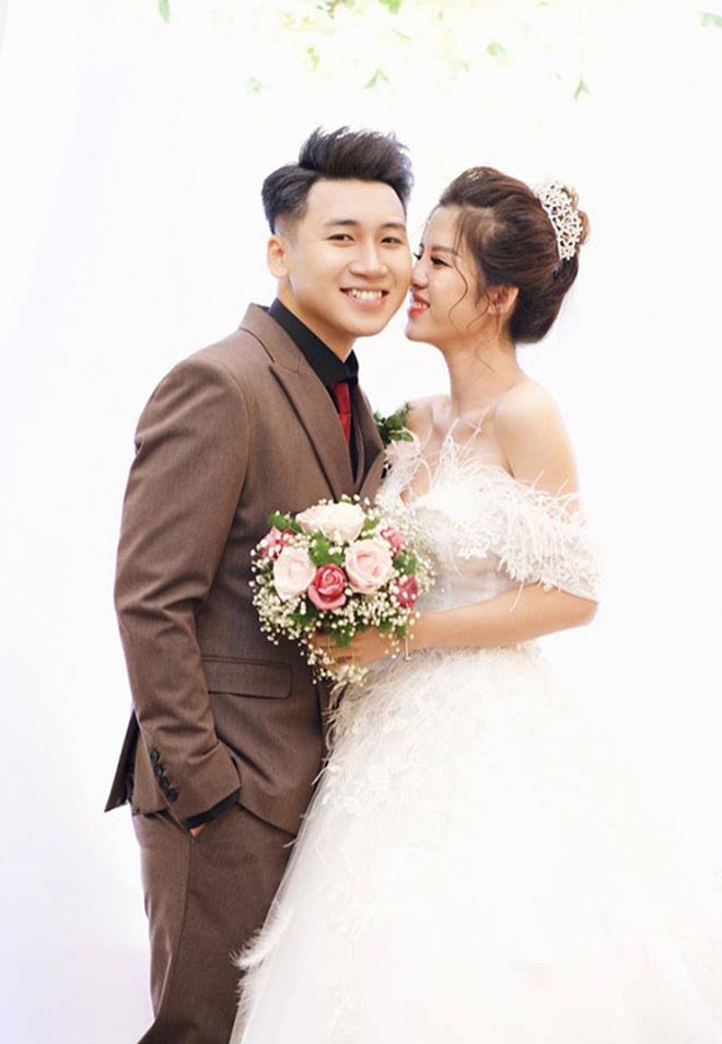 Vlogger Huy Cung viết tâm thư chính thức xác nhận ly hôn vợ sau gần 3 năm về chung một nhà 1 Vlogger Huy Cung viết tâm thư chính thức xác nhận ly hôn vợ sau gần 3 năm về chung một nhà 1