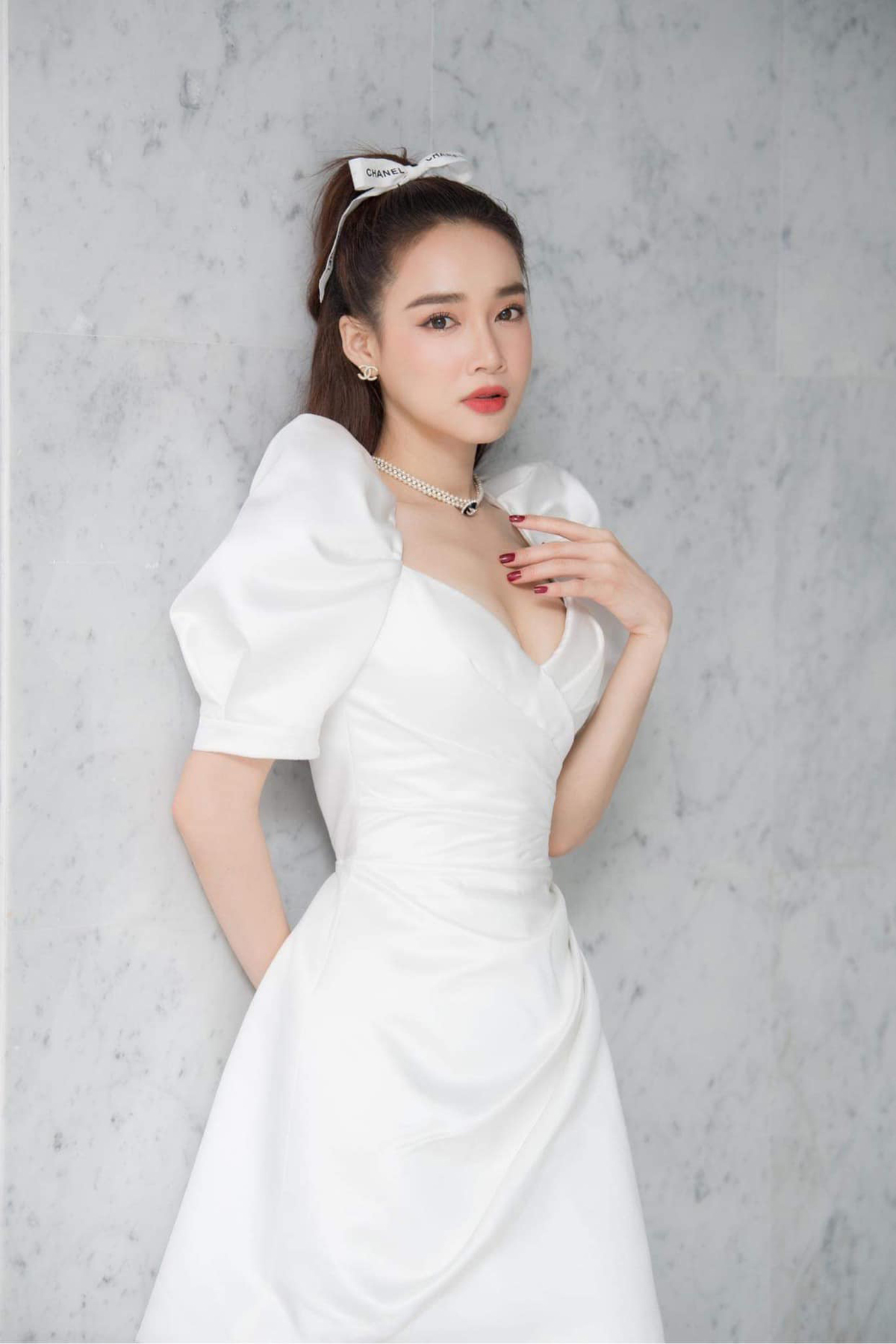 Trước Nhã Phương, một ca sĩ khiến đạo diễn Nhất Trung lao đao, thiệt hại 10 tỷ đồng 1 Trước Nhã Phương, một ca sĩ khiến đạo diễn Nhất Trung lao đao, thiệt hại 10 tỷ đồng 1