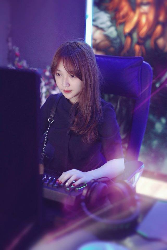 Nữ streamer Xuka Hoa Nhật Huỳnh để lộ mặt mộc ngay trên sóng livestream: Nhan sắc có xinh đẹp như lời đồn? 1 Nữ streamer Xuka Hoa Nhật Huỳnh để lộ mặt mộc ngay trên sóng livestream: Nhan sắc có xinh đẹp như lời đồn? 1