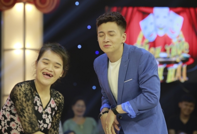 Thực hư thông tin 'Thánh sún' Ngân Thảo tiếp tục dự thi 'Thách Thức Danh Hài' mùa mới 3 Thực hư thông tin 'Thánh sún' Ngân Thảo tiếp tục dự thi 'Thách Thức Danh Hài' mùa mới 3