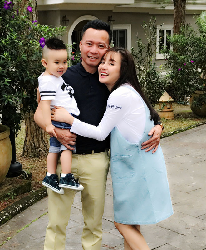 Hậu ồn ào 'khẩu chiến' với bà Phương Hằng, netizen khui lại quá khứ Vy Oanh từng bị tố làm con giáp thứ 13 6 Hậu ồn ào 'khẩu chiến' với bà Phương Hằng, netizen khui lại quá khứ Vy Oanh từng bị tố làm con giáp thứ 13 6