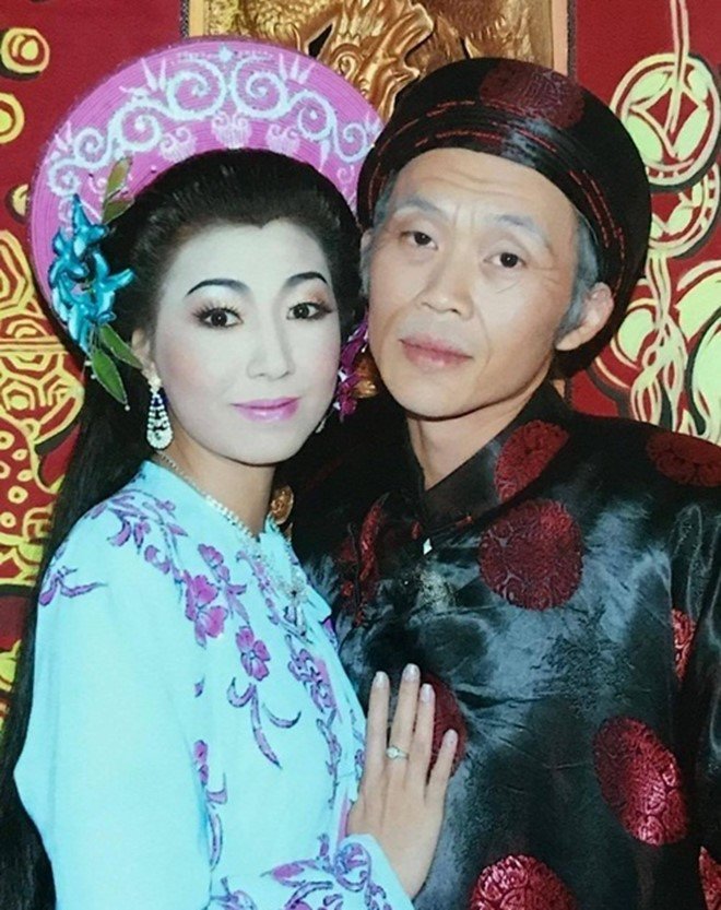 Động thái mới của bà Phương Hằng sau khi 'vợ cũ' Hoài Linh lên tiếng minh oan cho 'chồng' 2 Động thái mới của bà Phương Hằng sau khi 'vợ cũ' Hoài Linh lên tiếng minh oan cho 'chồng' 2