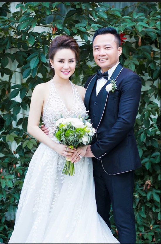 Vy Oanh nói lời sâu cay khi bị vợ đại gia Dũng 'lò vôi' khui lại ồn ào tố làm con giáp thứ 13 3 Vy Oanh nói lời sâu cay khi bị vợ đại gia Dũng 'lò vôi' khui lại ồn ào tố làm con giáp thứ 13 3