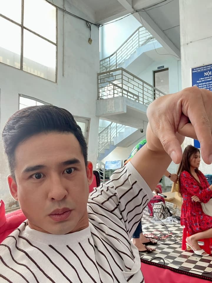 Lương Thế Thành gây bất ngờ khi đăng ảnh 'dìm hàng' vợ không thương tiếc 3 Lương Thế Thành gây bất ngờ khi đăng ảnh 'dìm hàng' vợ không thương tiếc 3