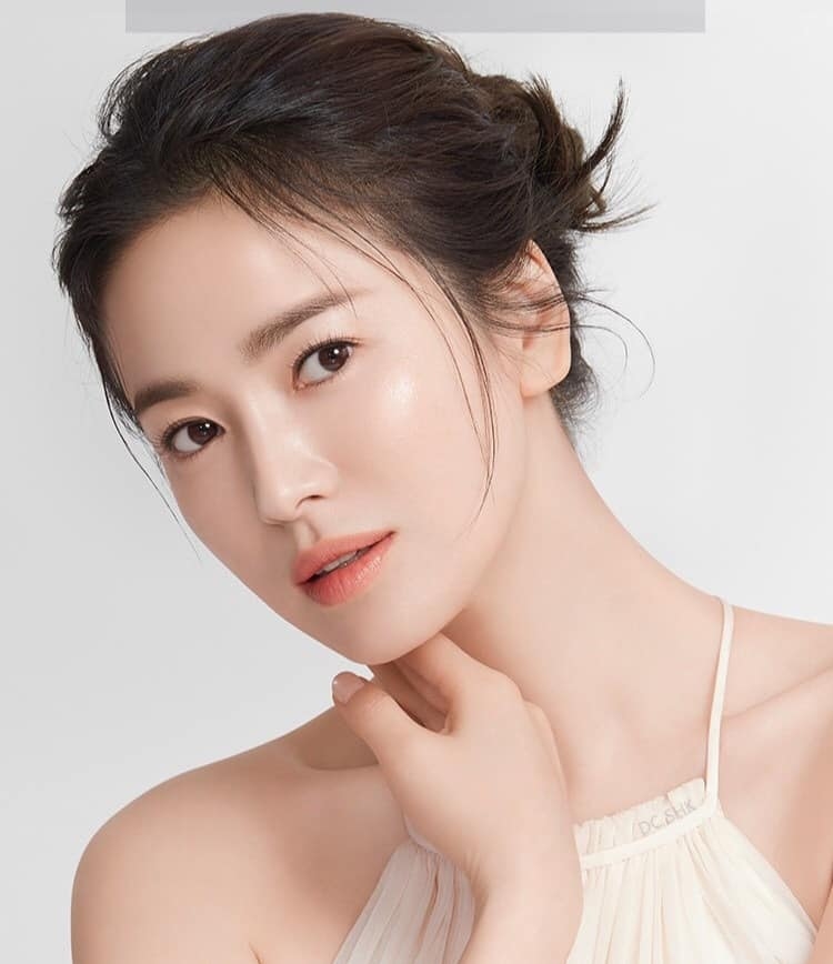 Song Hye Kyo tìm được tình yêu mới sau khi chấm dứt cuộc hôn nhân sóng gió với Song Joong Ki 3 Song Hye Kyo tìm được tình yêu mới sau khi chấm dứt cuộc hôn nhân sóng gió với Song Joong Ki 3