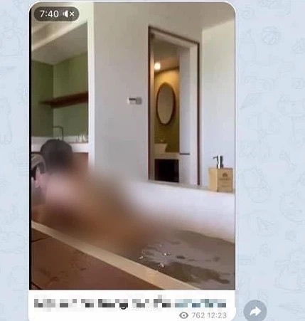 Vụ clip nóng của diễn viên 'Về nhà đi con': Lại rộ tin thêm video gây xôn xao? 1 Vụ clip nóng của diễn viên 'Về nhà đi con': Lại rộ tin thêm video gây xôn xao? 1