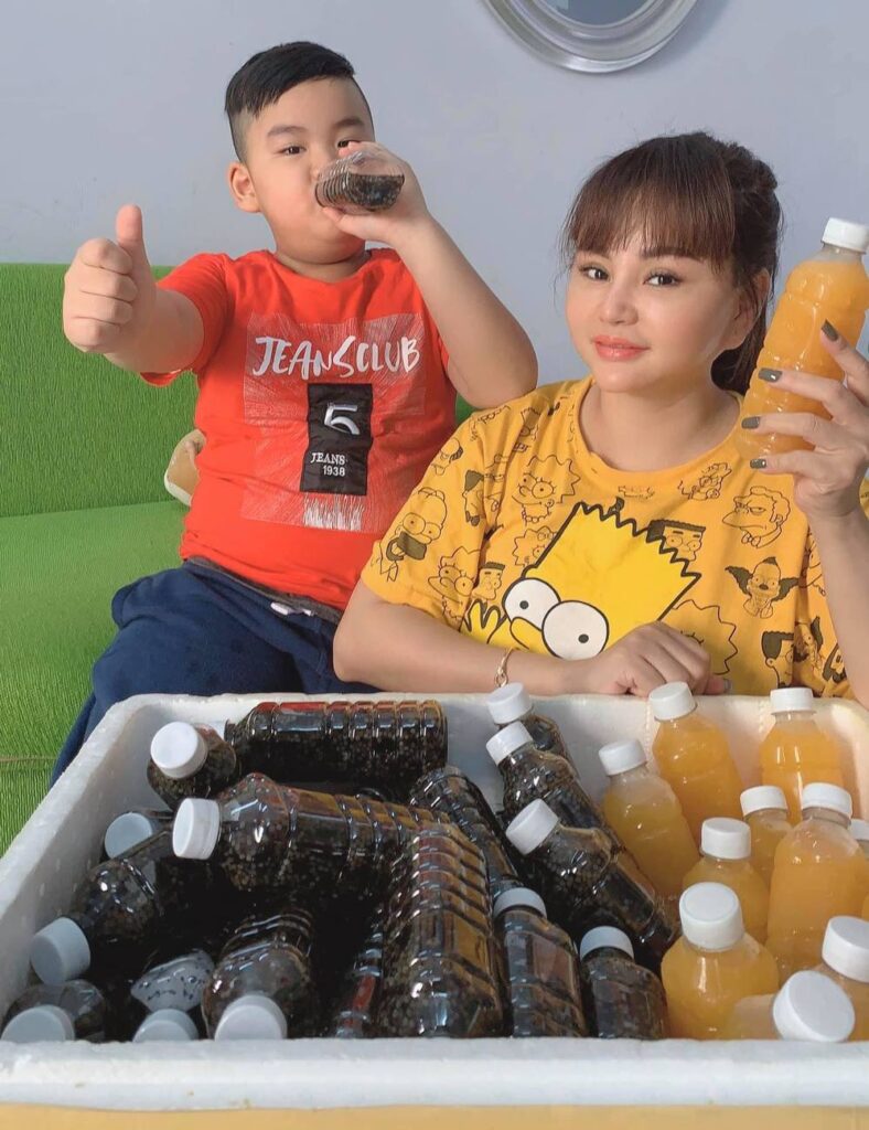 Nữ danh hài được Hoài Linh hỏi cưới gặp vận đen, sao Việt liên tục động viên 3 Nữ danh hài được Hoài Linh hỏi cưới gặp vận đen, sao Việt liên tục động viên 3