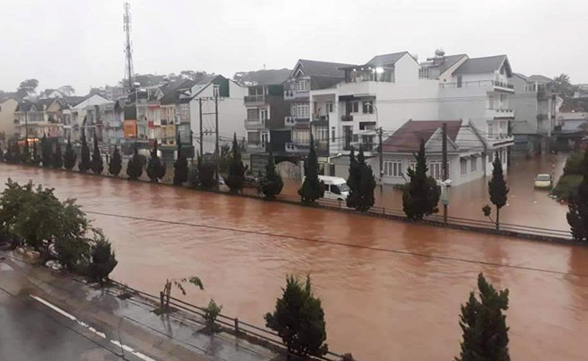 TP Đà Lạt 'thất thủ' sau trận mưa lớn kéo dài 2