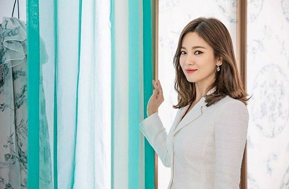 Rũ bỏ quá khứ hậu ly hôn, Song Hye Kyo ngày càng đẹp mặn mà 1