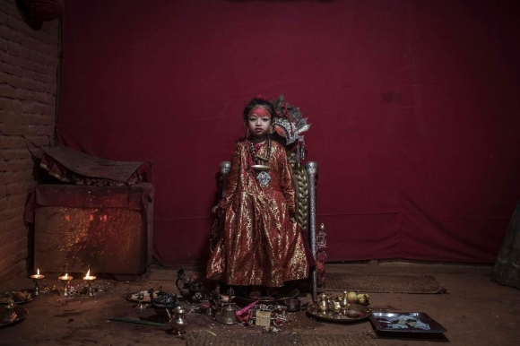 Giai thoại về các 'nữ thần sống' ở Nepal và những nghi thức lạnh người 2
