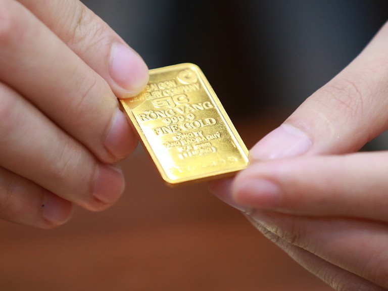 Giá vàng, dự đoán giá vàng mới nhất ngày 18/10: Kênh đầu tư an toàn dừng chân 'cầm chừng' phiên cuối tuần  3