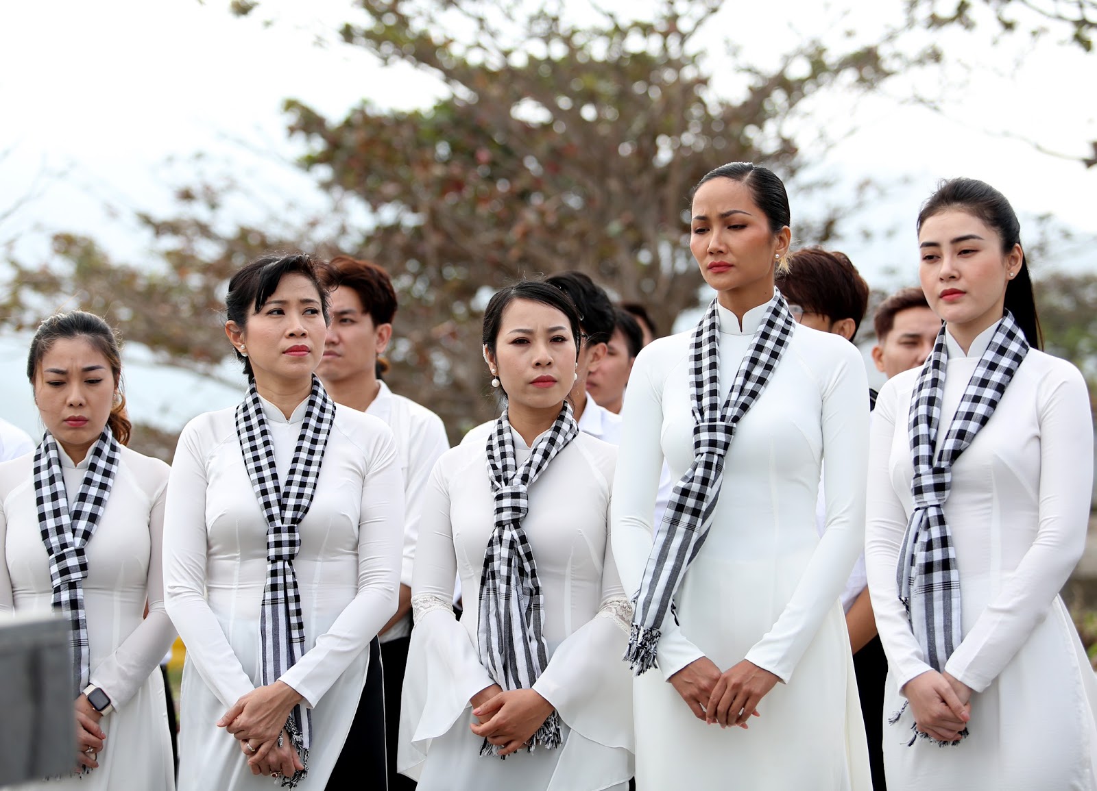 Chân dài xế sang Đặng Lê Nguyên Vũ đón đưa gây khó hiểu với gương mặt trầm tư thiếu sắc 3 Chân dài xế sang Đặng Lê Nguyên Vũ đón đưa gây khó hiểu với gương mặt trầm tư thiếu sắc 3