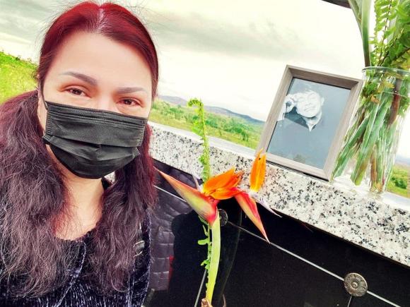 Thắt lòng dòng tâm sự nghẹn ngào của bà xã cố NS Chí Tài: Đau đớn người ở lại! 3 Thắt lòng dòng tâm sự nghẹn ngào của bà xã cố NS Chí Tài: Đau đớn người ở lại! 3
