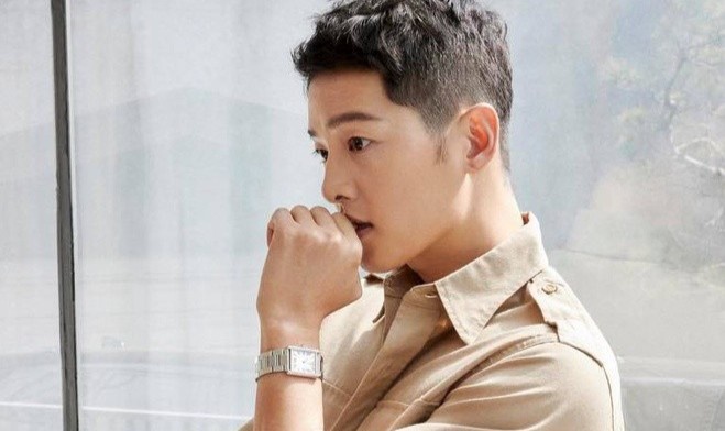 Song Joong Ki lĩnh 'trái đắng' khi Song Hye Kyo quyết vượt mặt dù bị coi là 'con ghẻ' tại Hàn Quốc 4 Song Joong Ki lĩnh 'trái đắng' khi Song Hye Kyo quyết vượt mặt dù bị coi là 'con ghẻ' tại Hàn Quốc 4