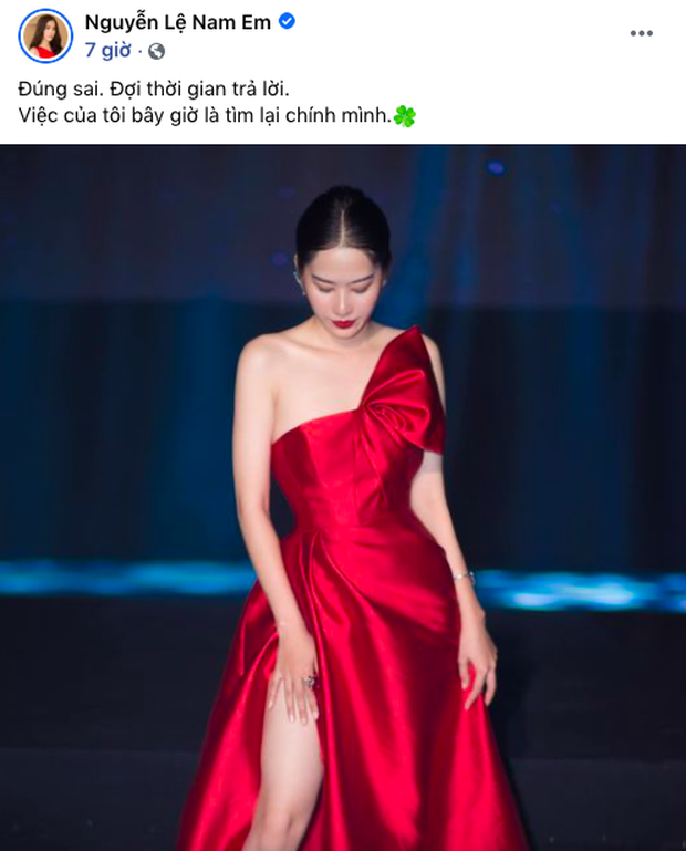 Tình cũ Trường Giang hết ám chỉ 'trà xanh' lại xuất hiện đầy tình tứ với cảnh ôm ấp người lạ mặt, danh tính mới khó tin 2 Tình cũ Trường Giang hết ám chỉ 'trà xanh' lại xuất hiện đầy tình tứ với cảnh ôm ấp người lạ mặt, danh tính mới khó tin 2