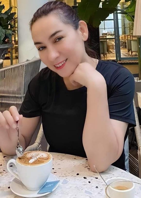 Phi Nhung 'cân' mọi camera thường ở độ tuổi U50, vóc dáng thật sự gây ngỡ ngàng 3 Phi Nhung 'cân' mọi camera thường ở độ tuổi U50, vóc dáng thật sự gây ngỡ ngàng 3
