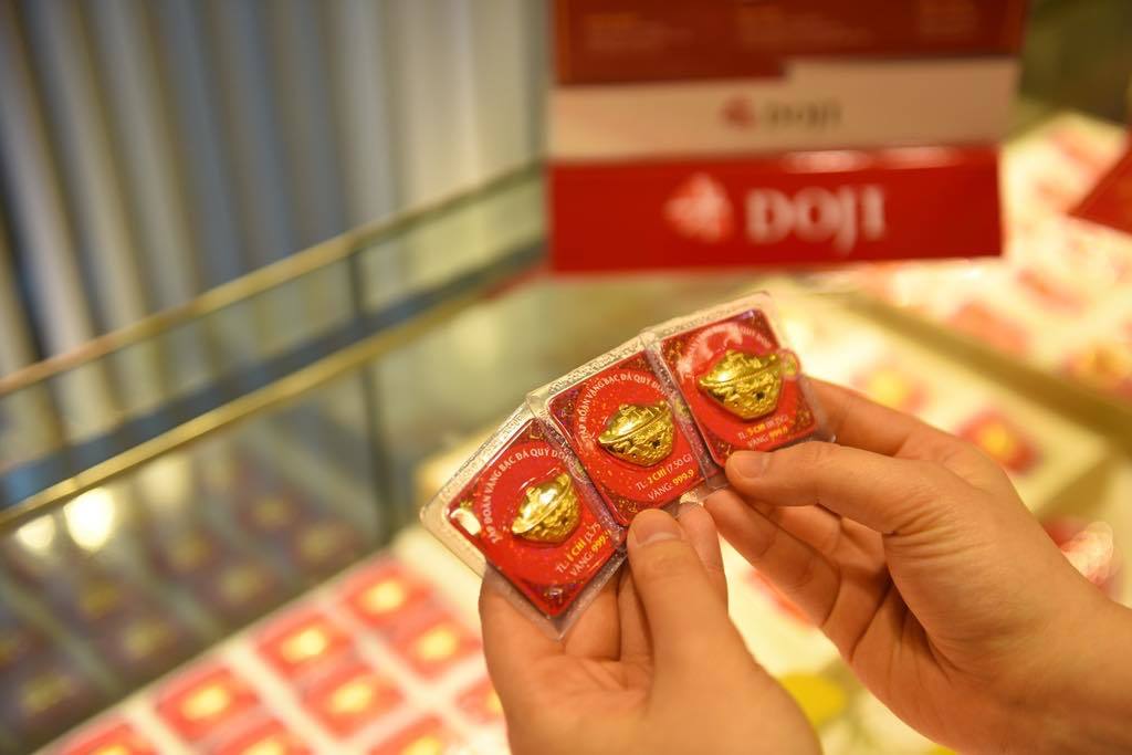 Cập nhật bảng giá vàng mới nhất hôm nay 1/2: Chới với ở ngưỡng nhạy cảm, các nhà đầu tư ngán ngẩm 1 Cập nhật bảng giá vàng mới nhất hôm nay 1/2: Chới với ở ngưỡng nhạy cảm, các nhà đầu tư ngán ngẩm 1