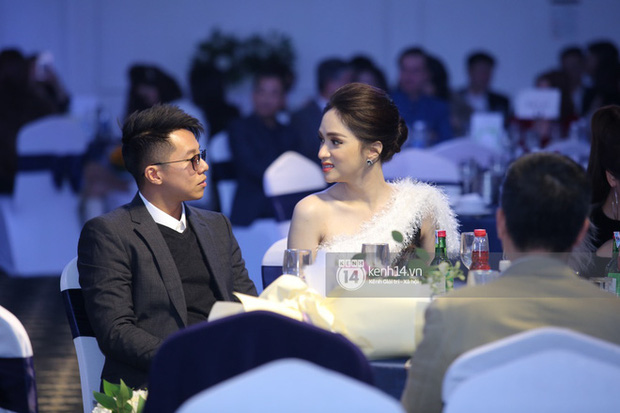 Ném 'vận đen' sang cho Hải Tú, Hương Giang phủi tay đón nhận hạnh phúc vô bờ với Matt Liu 7 Ném 'vận đen' sang cho Hải Tú, Hương Giang phủi tay đón nhận hạnh phúc vô bờ với Matt Liu 7