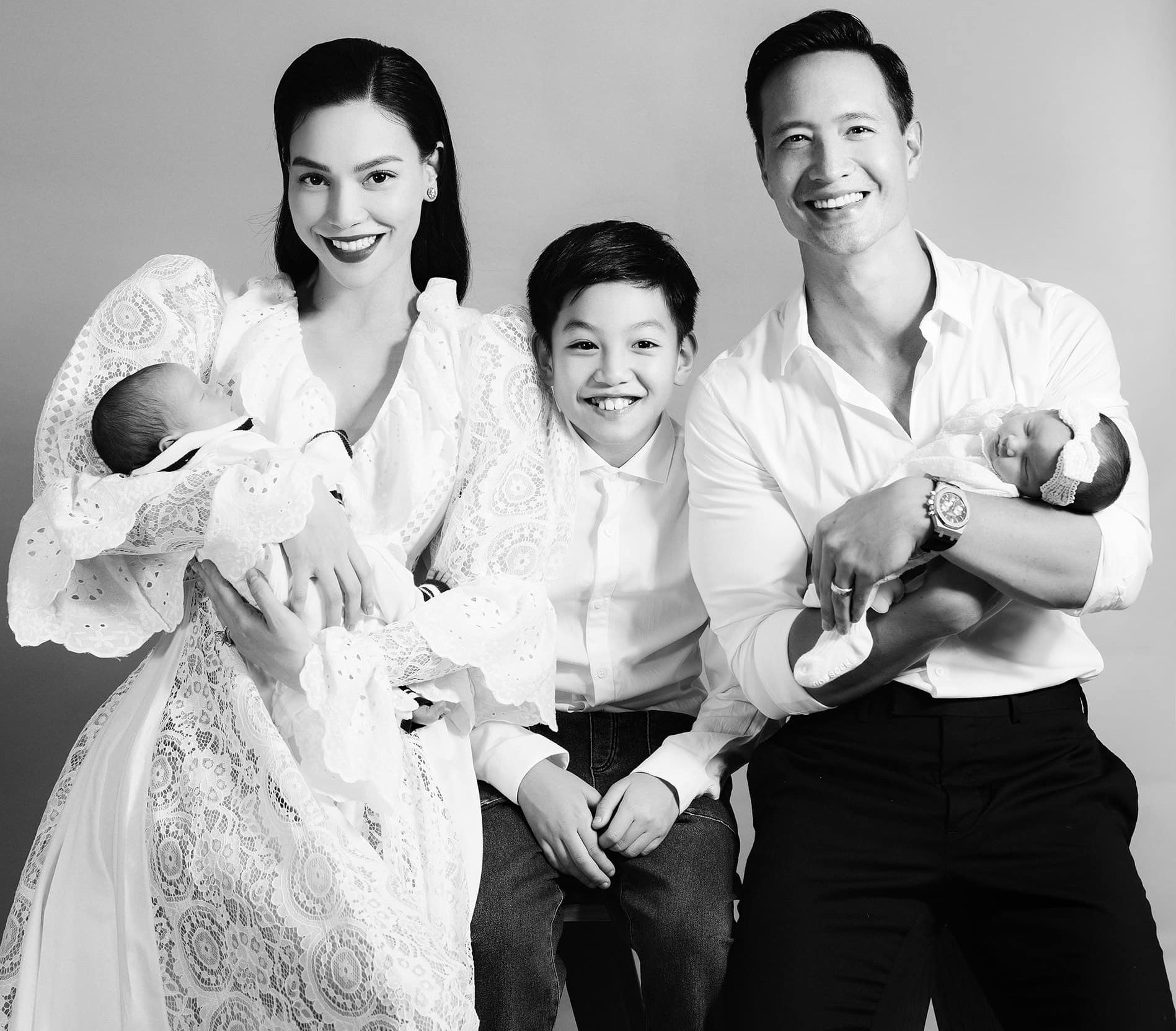 Nối gót con nhà gia thế, cặp quý tử ái nữ nhà Hồ Ngọc Hà đón nhận điều đặc biệt 5 Nối gót con nhà gia thế, cặp quý tử ái nữ nhà Hồ Ngọc Hà đón nhận điều đặc biệt 5