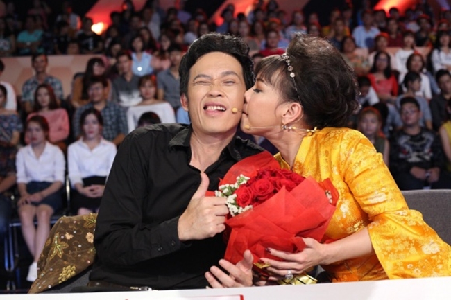 'Bà xã' Hoài Linh tự phơi bày sự thật sau ồn ào là 'đại gia ngầm' của showbiz Việt 2 'Bà xã' Hoài Linh tự phơi bày sự thật sau ồn ào là 'đại gia ngầm' của showbiz Việt 2