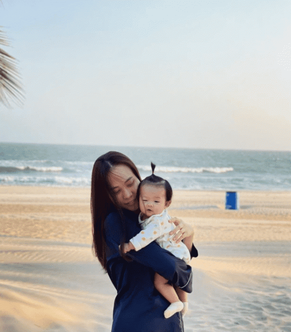 Đàm Thu Trang cao tay đáp trả lại đòn 'vạch trần bộ mặt thật' của ông xã Cường Đôla 2 Đàm Thu Trang cao tay đáp trả lại đòn 'vạch trần bộ mặt thật' của ông xã Cường Đôla 2