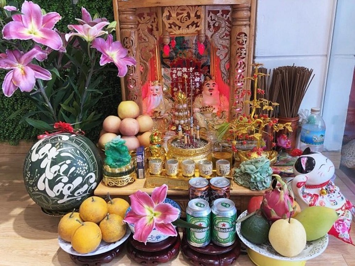 Văn khấn cúng Thần tài, mâm cúng đầy đủ ngày vía Thần tài giúp gia chủ hốt lộc lá trong năm 1 Văn khấn cúng Thần tài, mâm cúng đầy đủ ngày vía Thần tài giúp gia chủ hốt lộc lá trong năm 1