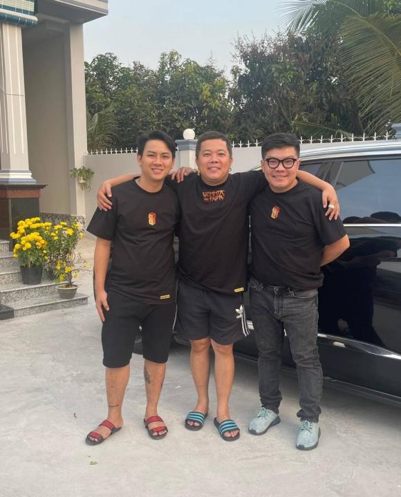 Con nuôi Hoài Linh rò rỉ hình ảnh sau thời gian dài ở ẩn: Diện mạo 'xuống cấp' trầm trọng 1 Con nuôi Hoài Linh rò rỉ hình ảnh sau thời gian dài ở ẩn: Diện mạo 'xuống cấp' trầm trọng 1