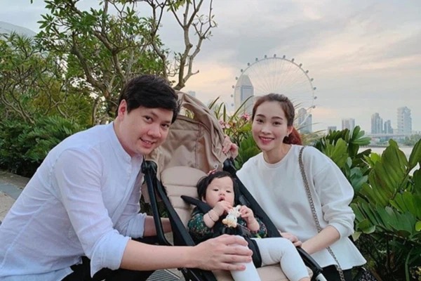Tung ảnh tình tứ bên bà xã Đặng Thu Thảo, doanh nhân Tín Nguyễn khiến fan 'đỏ mắt' ghen tị 5 Tung ảnh tình tứ bên bà xã Đặng Thu Thảo, doanh nhân Tín Nguyễn khiến fan 'đỏ mắt' ghen tị 5