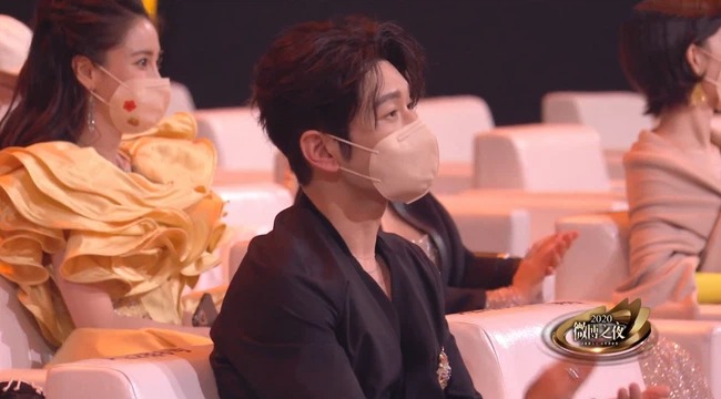 Sự thật về hôn nhân đã 'tàn tro nguội lạnh' của Huỳnh Hiểu Minh và Angelababy 3 Sự thật về hôn nhân đã 'tàn tro nguội lạnh' của Huỳnh Hiểu Minh và Angelababy 3