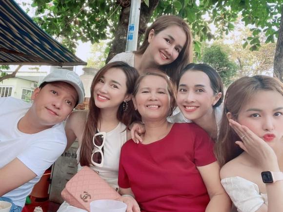 Nhã Phương và cách ứng xử 'nhu mì' với tiểu tam khác hẳn với vai diễn 'la sát' trong phim 3 Nhã Phương và cách ứng xử 'nhu mì' với tiểu tam khác hẳn với vai diễn 'la sát' trong phim 3