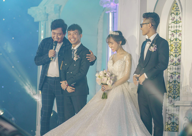 Soi độ chịu chơi của ái nữ nhà Minh Nhựa: Sắm đồ hiệu đắt đỏ, nhất nhất phải đủ màu! 8 Soi độ chịu chơi của ái nữ nhà Minh Nhựa: Sắm đồ hiệu đắt đỏ, nhất nhất phải đủ màu! 8